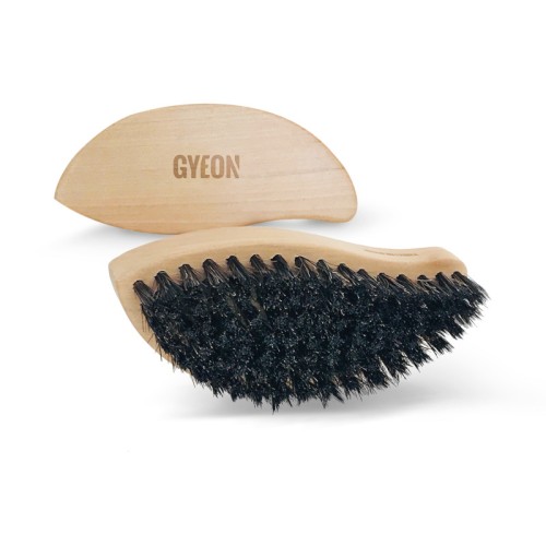 Gyeon Q²M LeatherBrush kefka na kožu